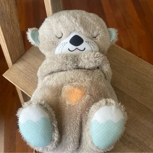 Fisher-Price Soothe’nSnuggle Otter Infant Baby Plush Toy & Sound Machine Bedtime - Picture 2 of 9